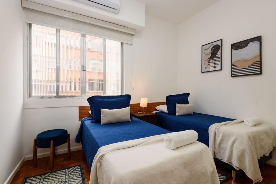 2BDRs 100m from Copacabana Beach | DF 97/702 Apartment in Rio de Janeiro