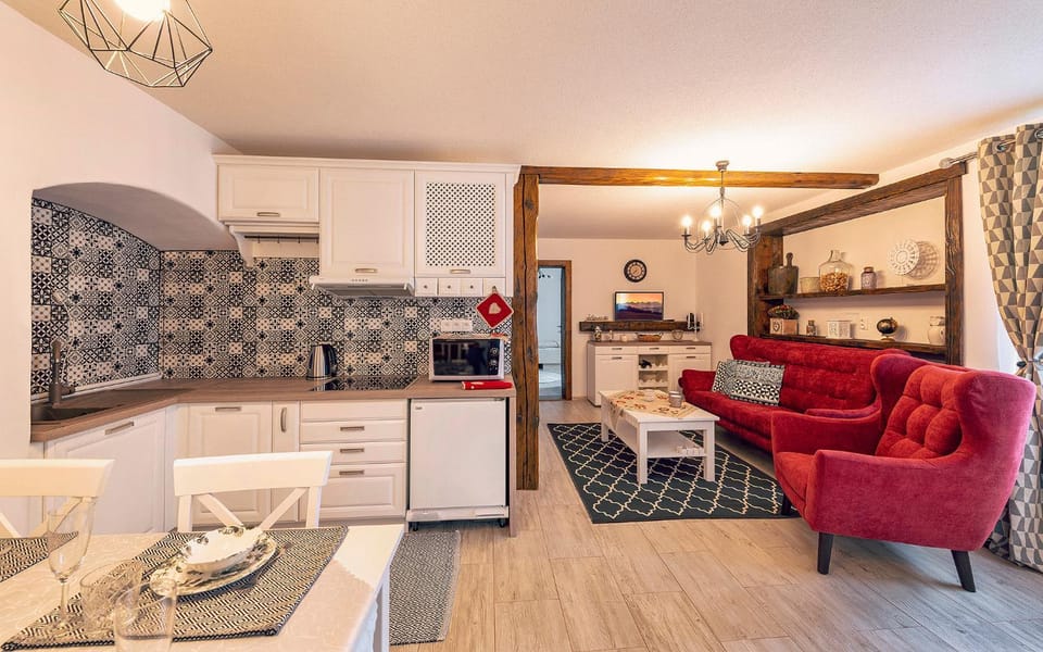 Kitchen or kitchenette, Living room