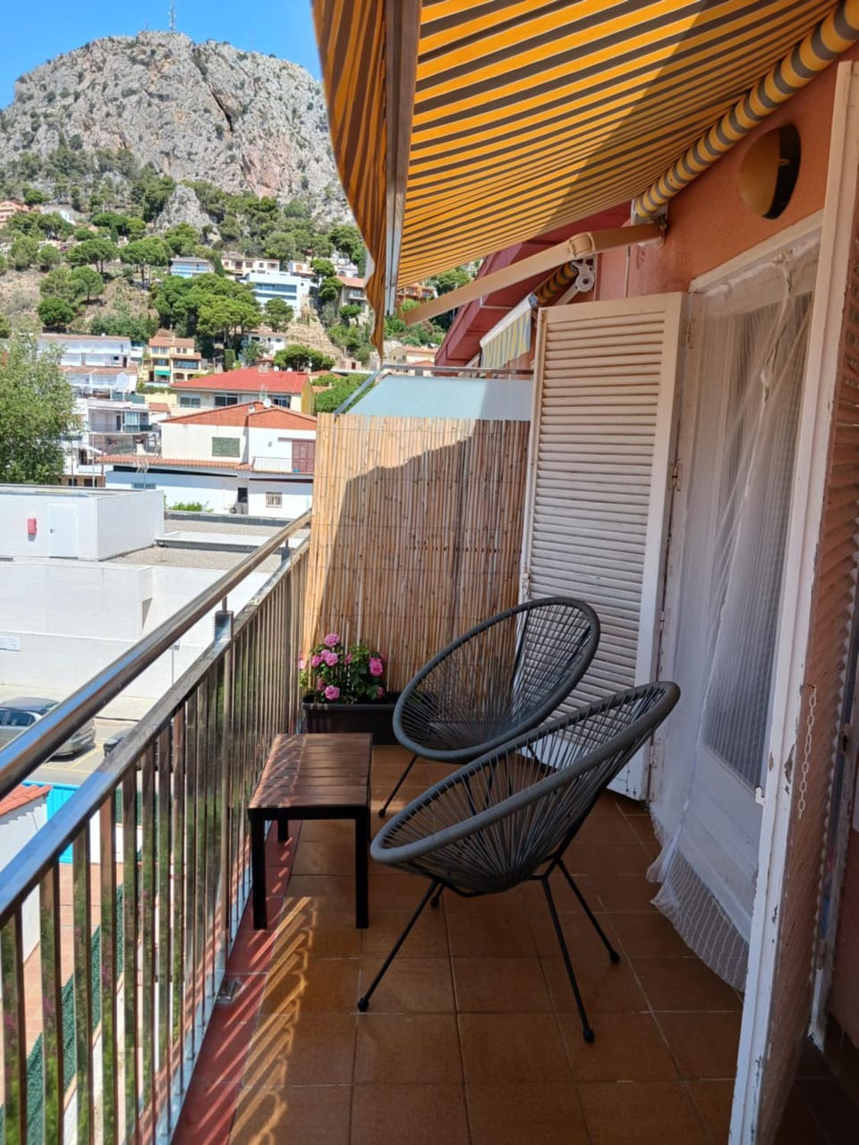 Balcony/Terrace, Mountain view