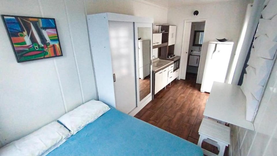 Kitchen or kitchenette, Photo of the whole room, Dining area