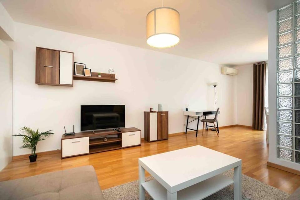Perfect Studio with View and Undergound parking Apartment in Bucharest