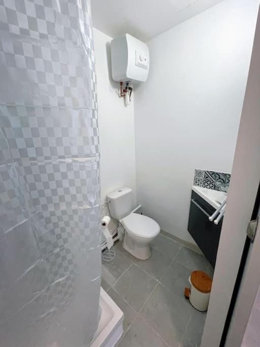 Mini studio 10m2 central & clim Idéal pour une escale à Béziers Apartment in Béziers