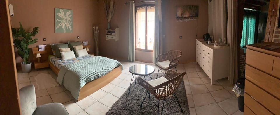 TV and multimedia, Coffee/tea facilities, Seating area, towels