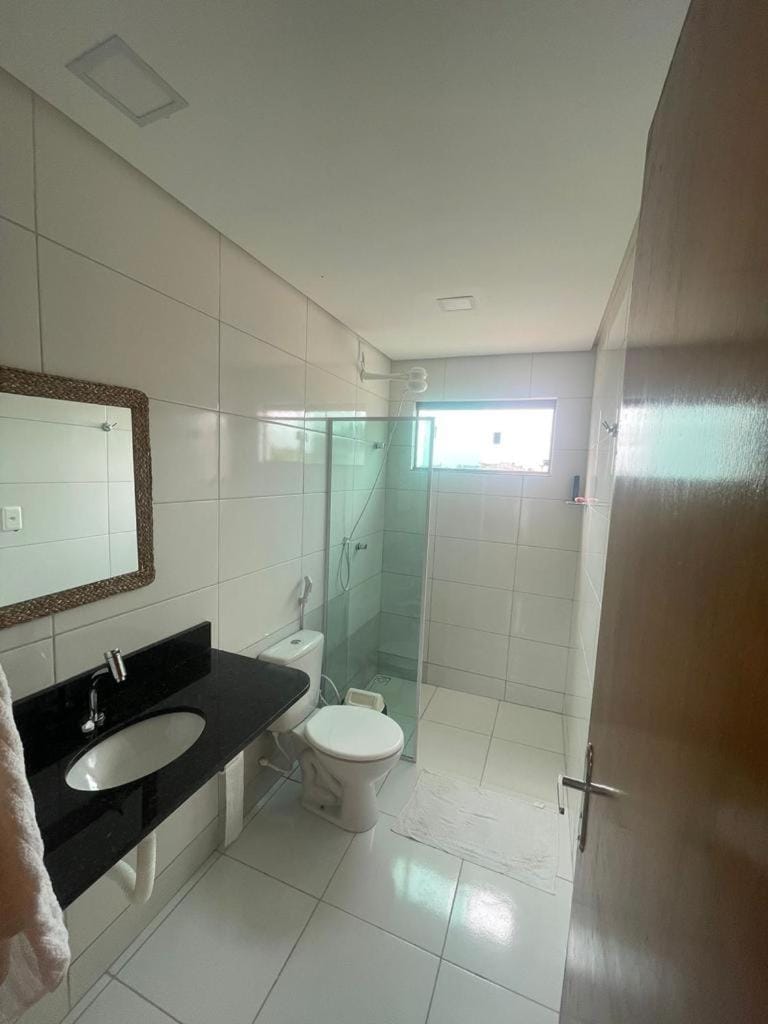 Shower, Toilet, Bathroom, Bathroom, Bath, towels