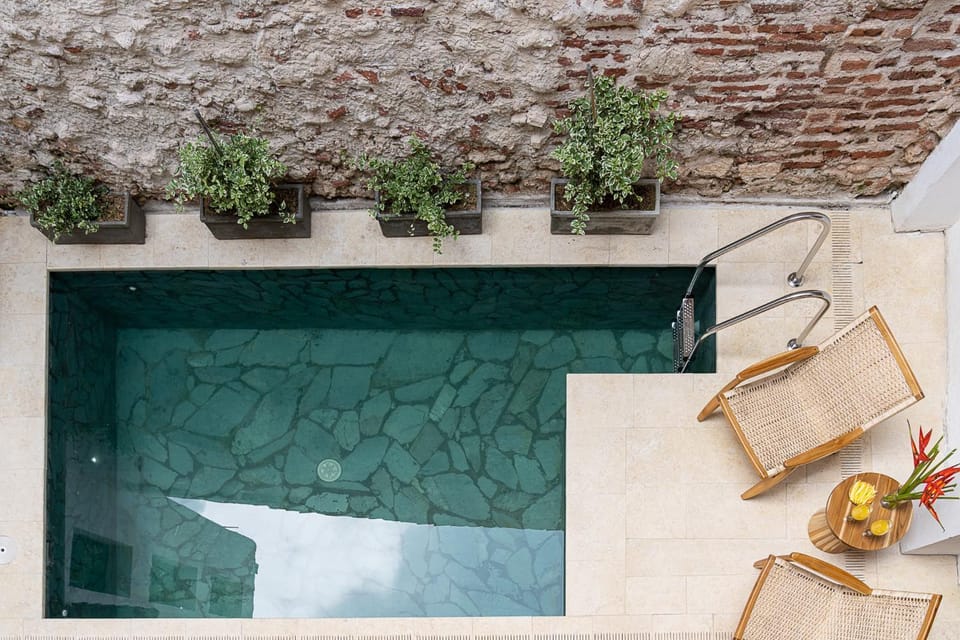 Swimming pool, Swimming pool