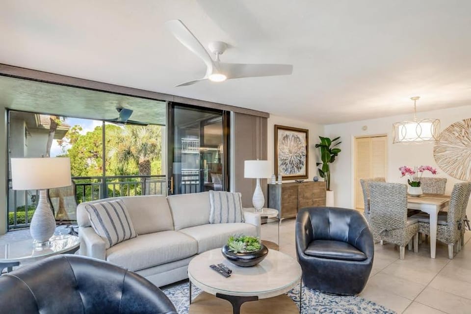 Wild Pines Retreat House in Bonita Springs