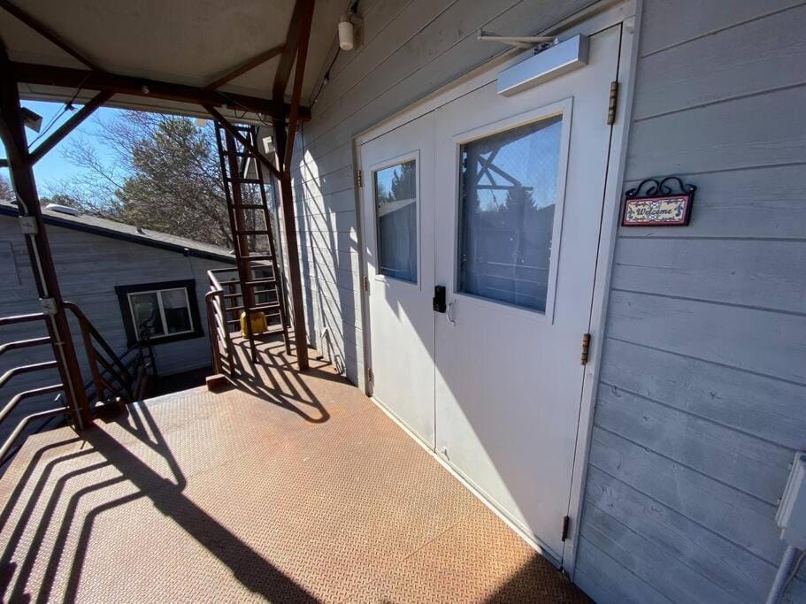 Roof-top stay, king-size bed, views of Loveland Bed and Breakfast in Loveland