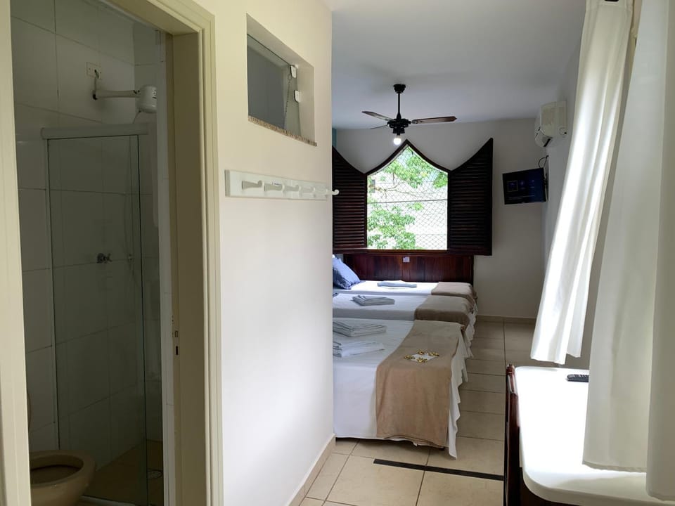 Bed, Bathroom, TV and multimedia, Photo of the whole room, Bedroom, Garden view, minibar, towels, wardrobe