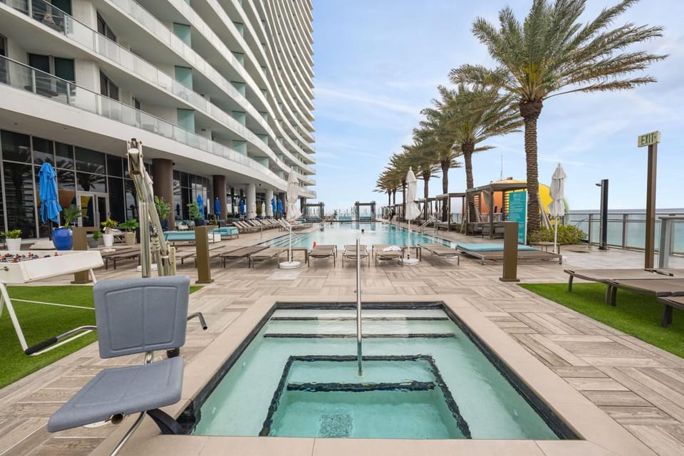 Cosy 1 Bedroom On the Beach, Ocean & City Views at LYFE Resort House in Hollywood Beach