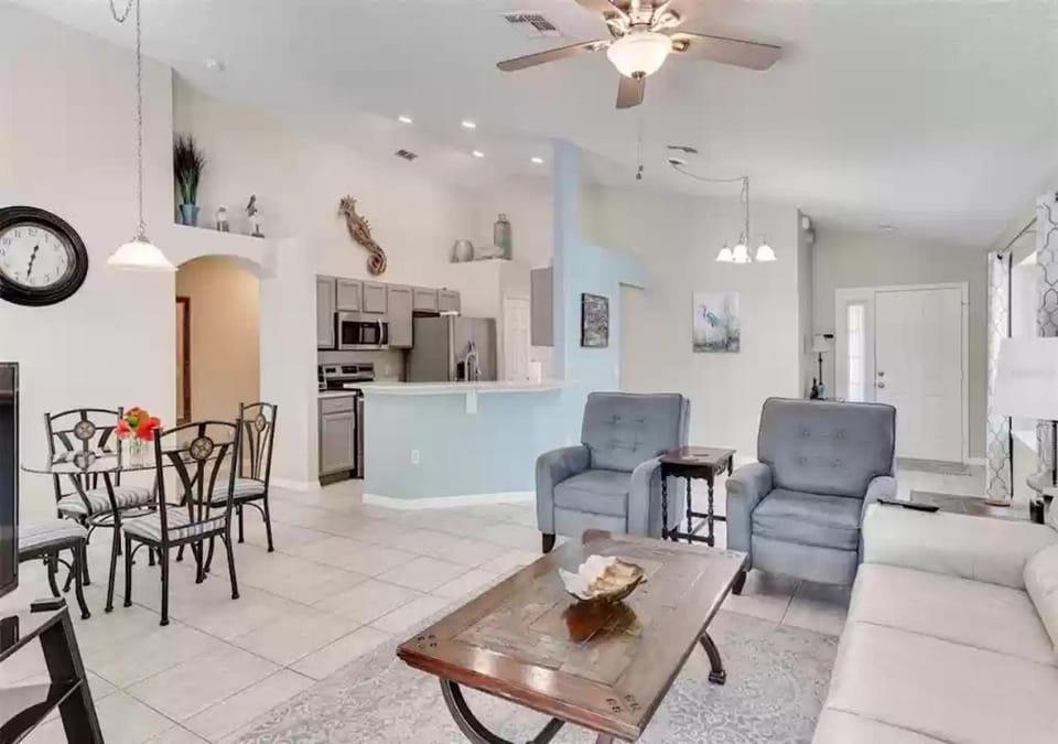 Living room, Dining area