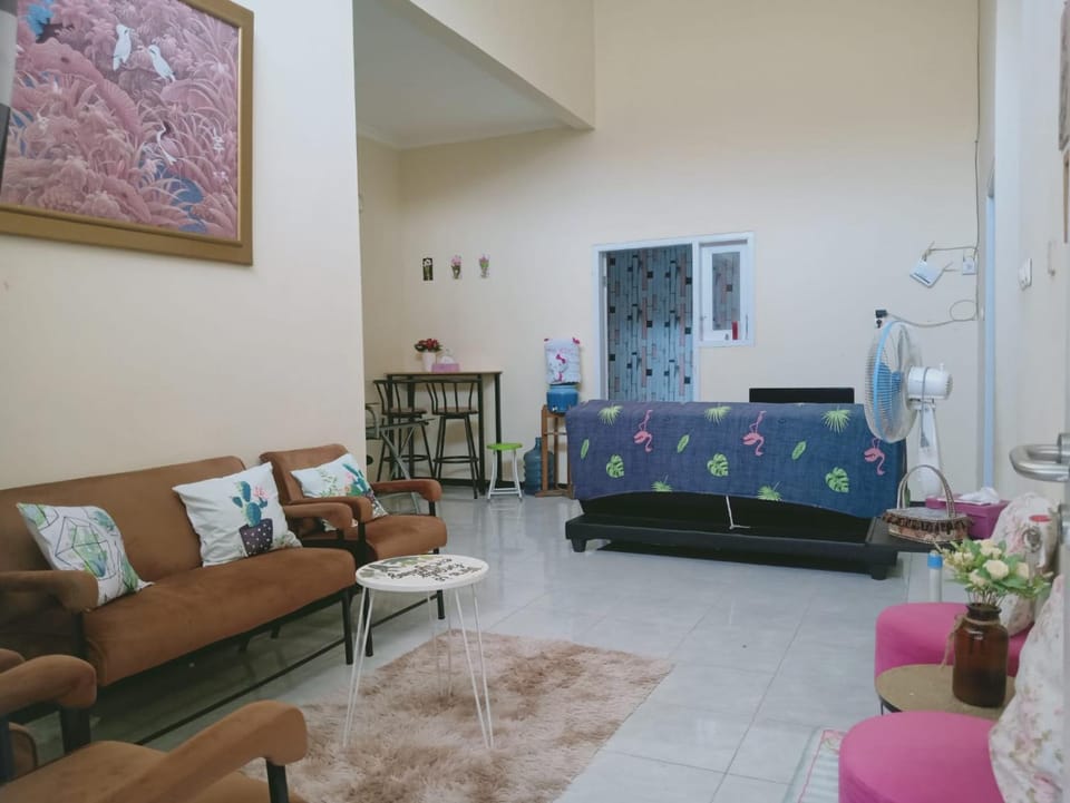 The Garden Homestay Syariah dekat Batu, pintu tol, UB, UMM Villa in East Java