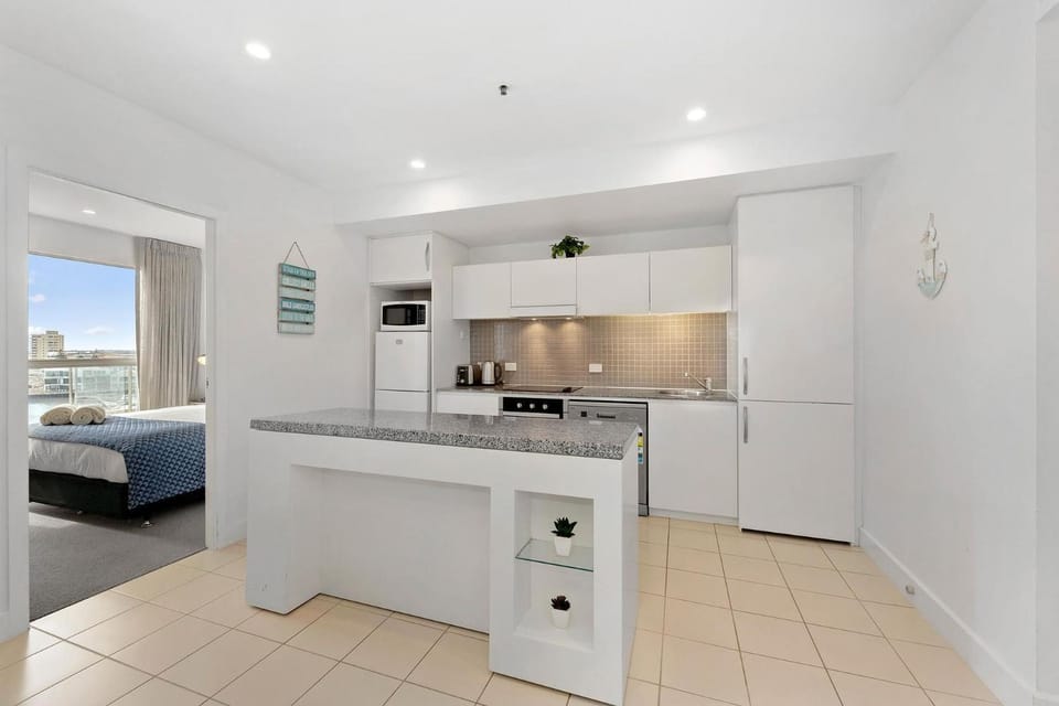 Belle Escapes - Wine Down at The Pier Apartment in Adelaide