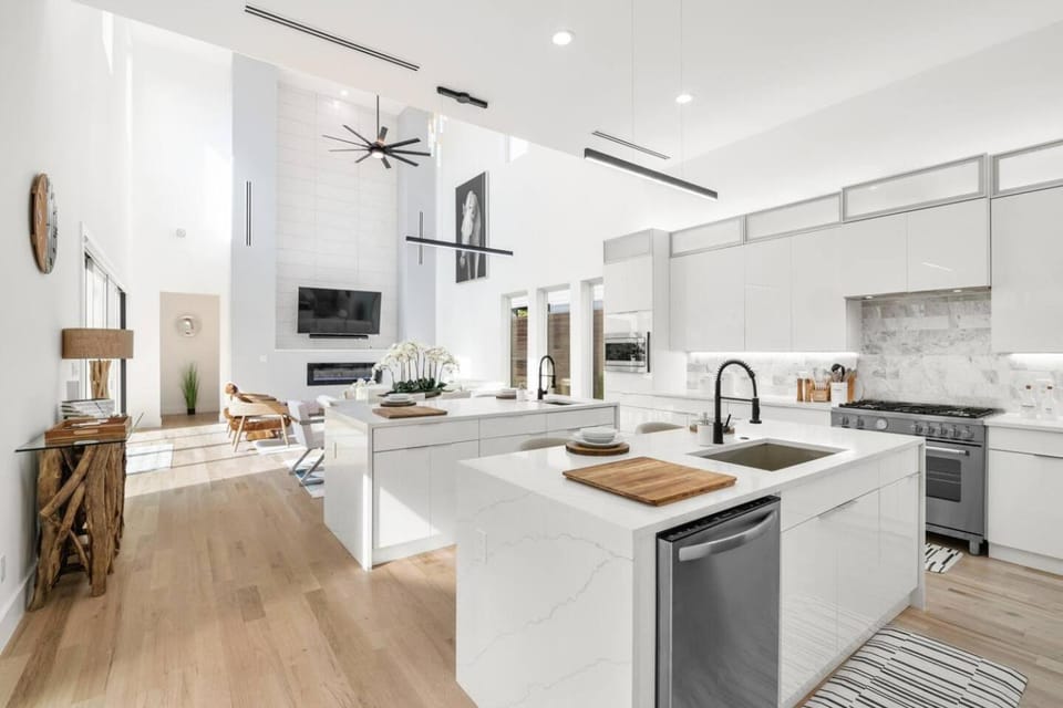 FIFA READY! Dallas Luxury Modern House House in Dallas