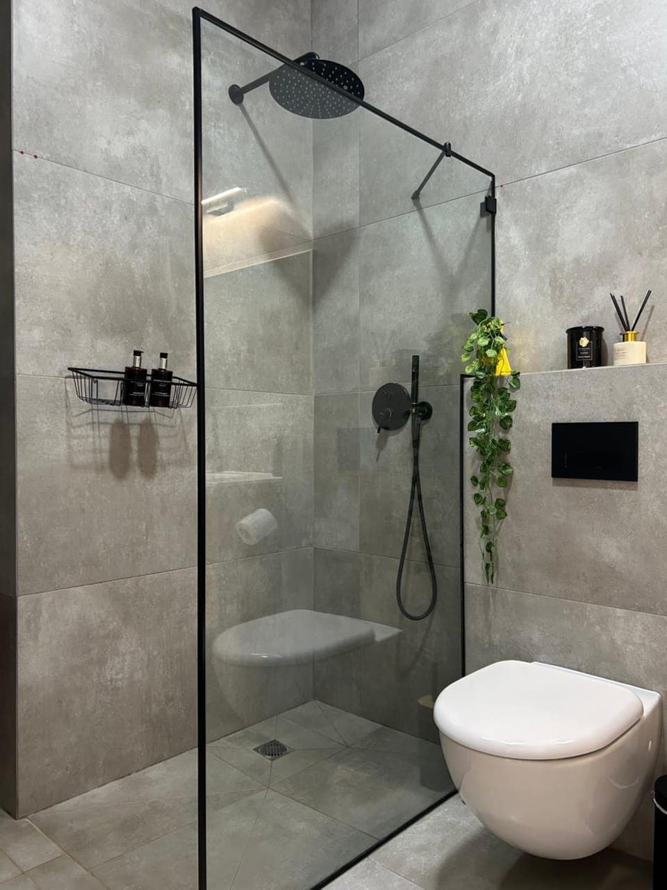 Shower, Toilet, Bathroom
