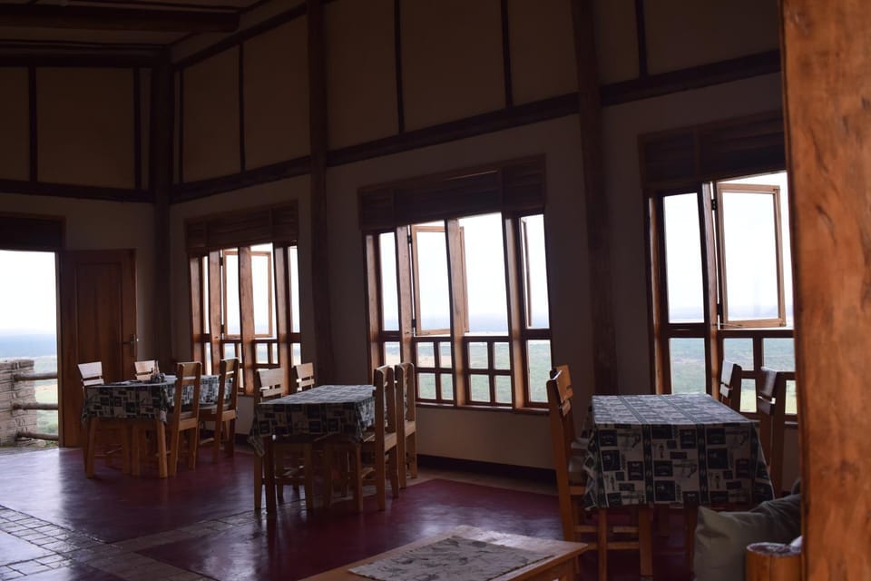 Restaurant/places to eat, Lounge or bar