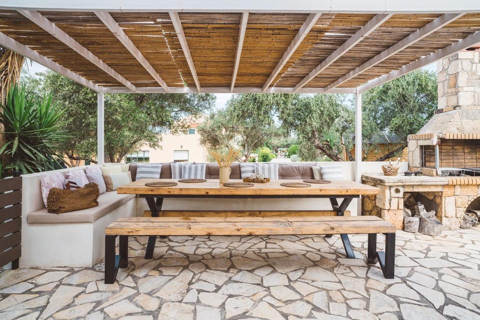 BBQ facilities, Balcony/Terrace, Dining area