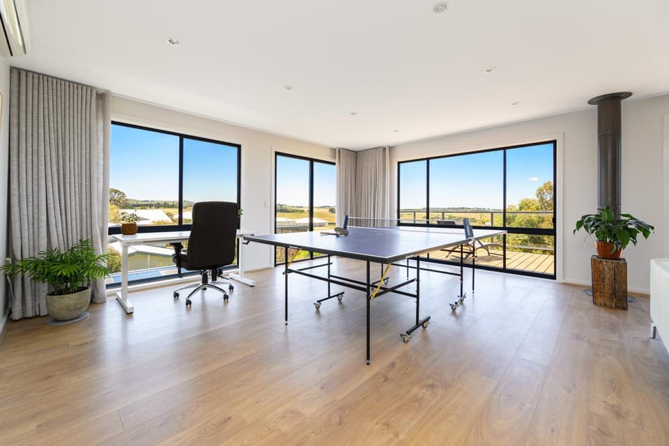 Game Room, Table tennis