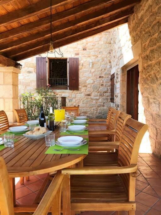 View (from property/room), Balcony/Terrace, Dining area