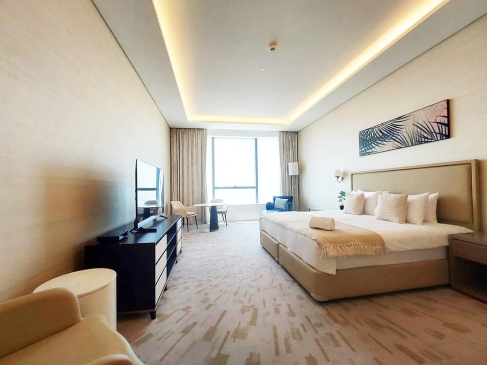 Bed, TV and multimedia, Living room, Photo of the whole room, Bedroom