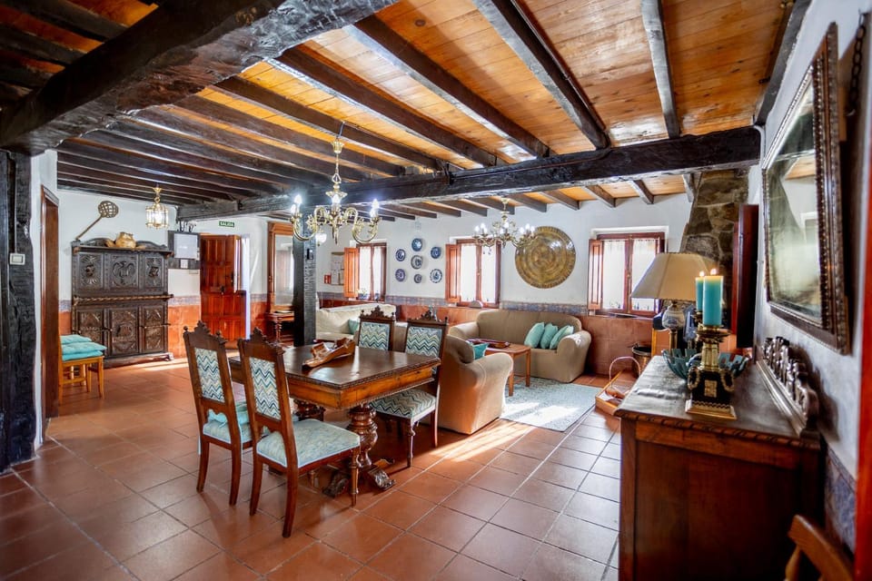 TV and multimedia, Living room, Dining area