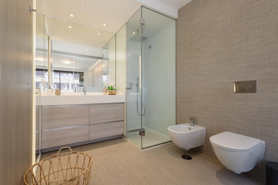 Shower, Bathroom, bidet, heating, towels