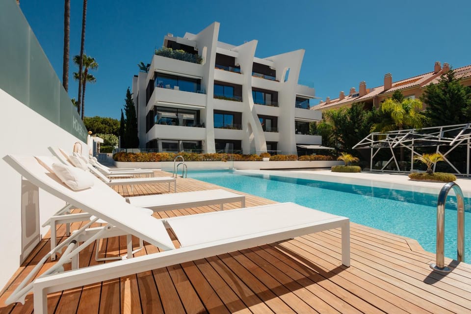 Day, Pool view, Swimming pool, sunbed