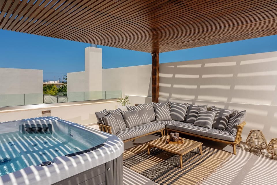 Hot Tub, Balcony/Terrace, Seating area