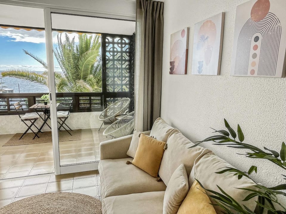 Balcony/Terrace, Living room, Seating area, Sea view, Sea view