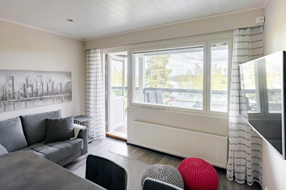 Bed, TV and multimedia, Balcony/Terrace, Living room, Lake view