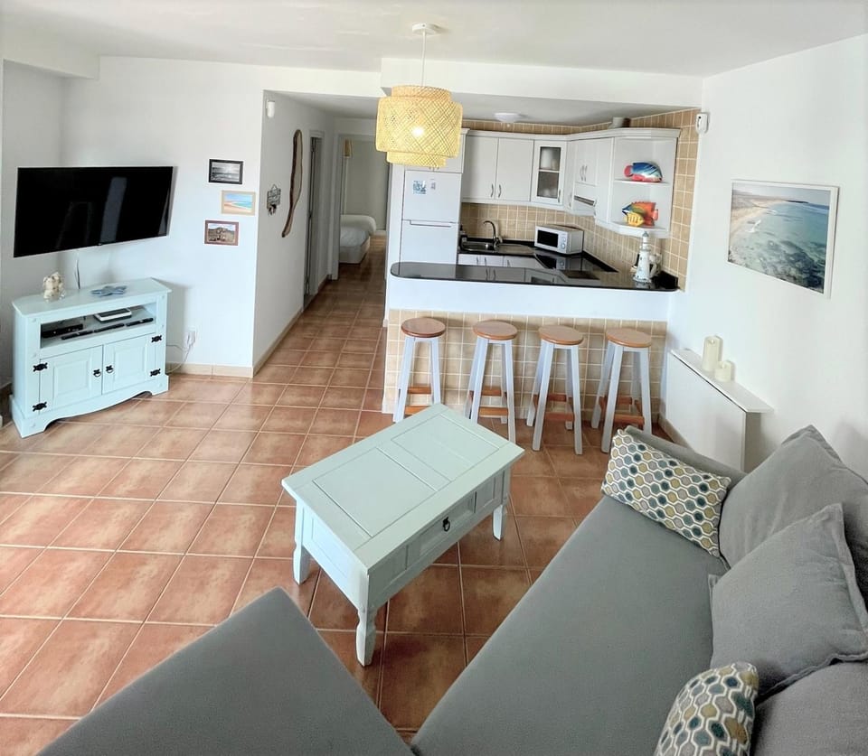 Communal lounge/ TV room, Living room, Dining area, locker