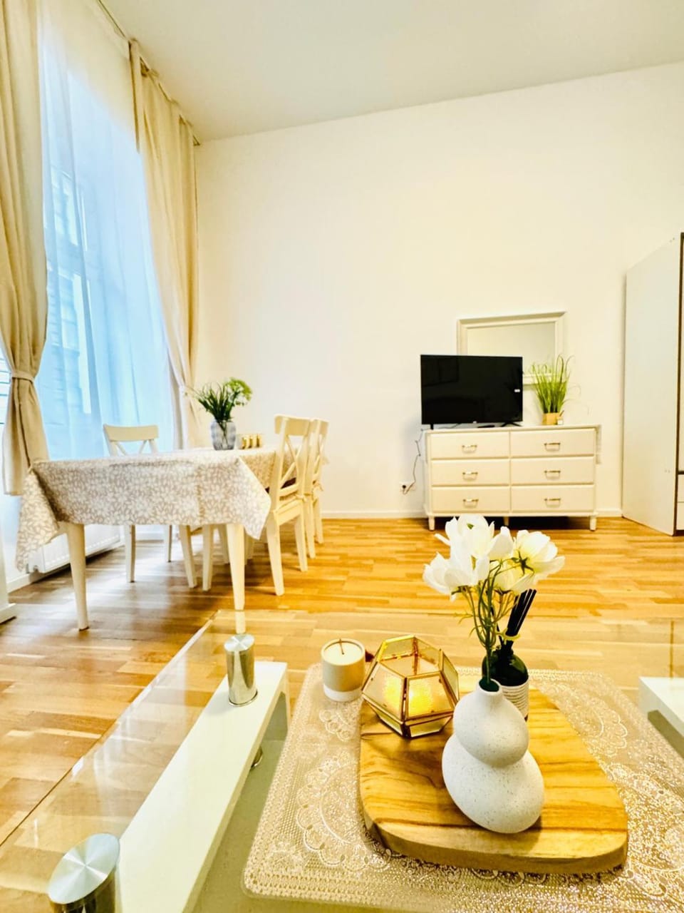 TV and multimedia, Dining area, wardrobe