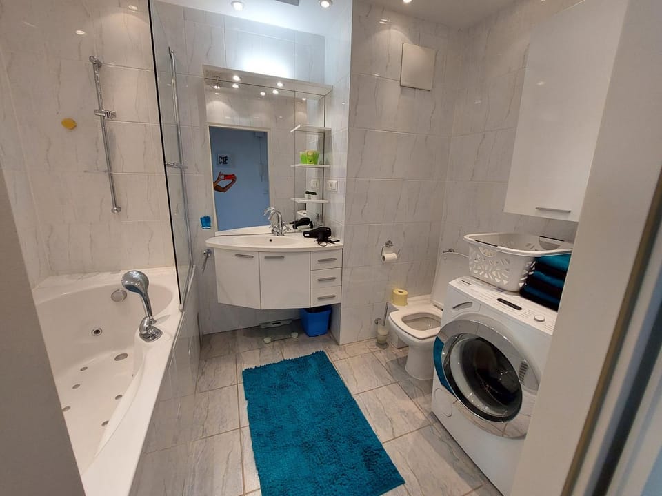 Shower, Toilet, Bathroom, Bath, washing machine