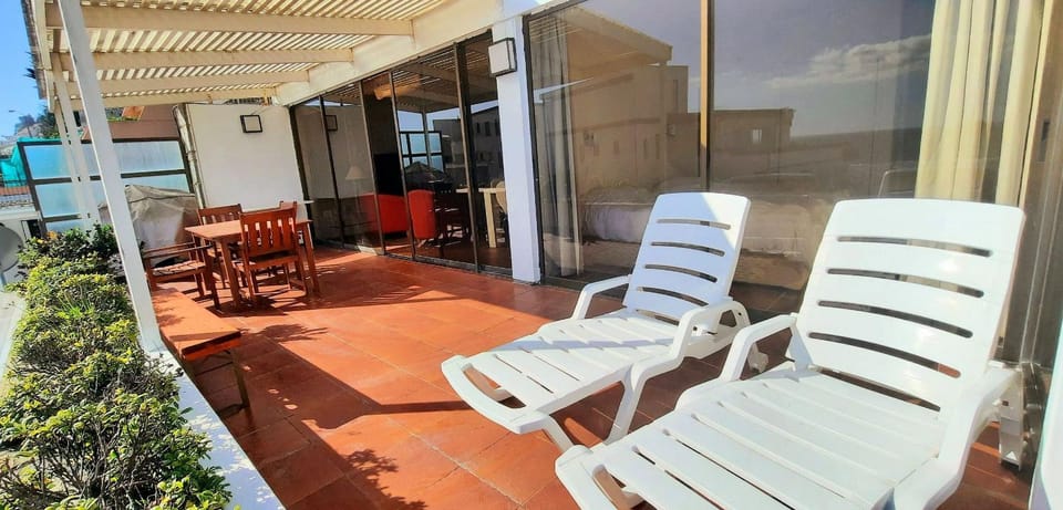 Balcony/Terrace, sunbed