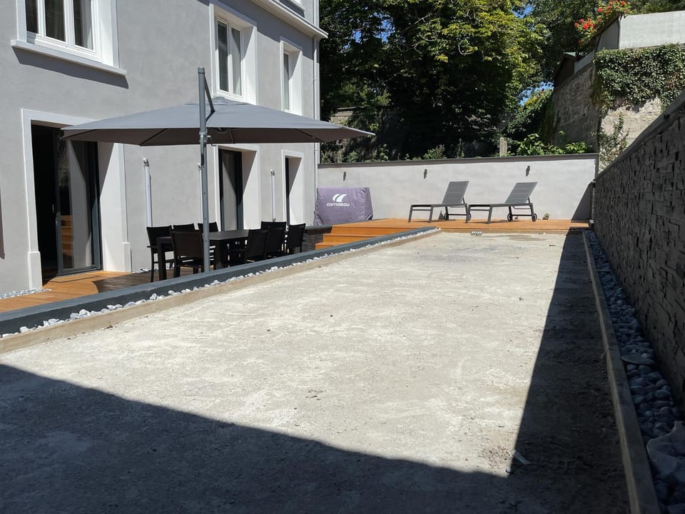 Property building, Patio, Day