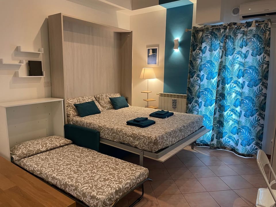Bed, Photo of the whole room