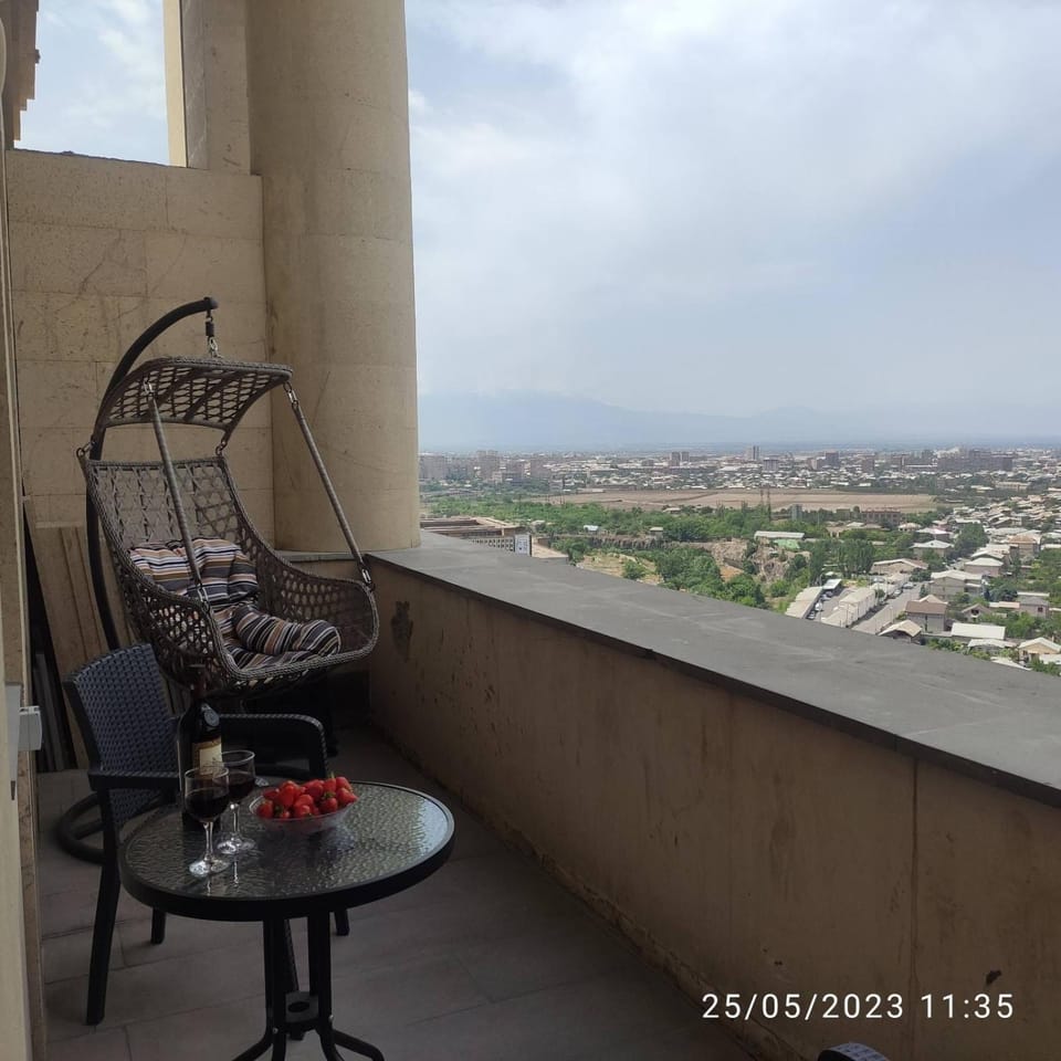 Mountain View Apartment in Yerevan