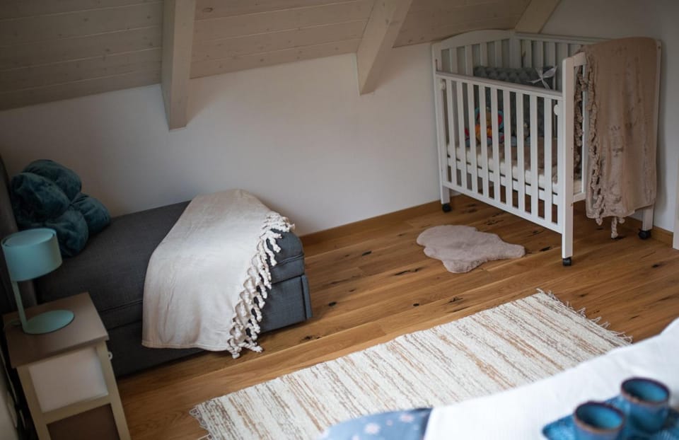 Bedroom, cot