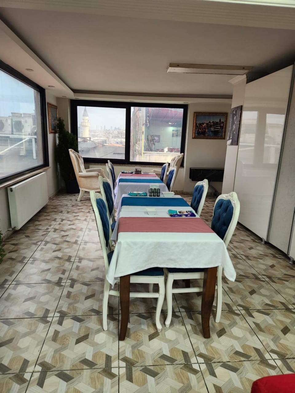 Dining area, Breakfast