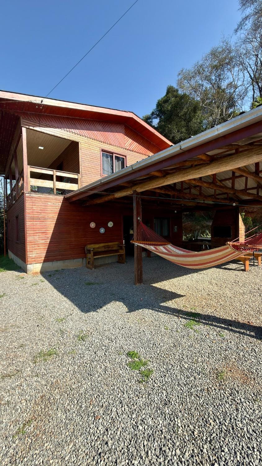 Casa rústica às margens do lago House in State of Santa Catarina