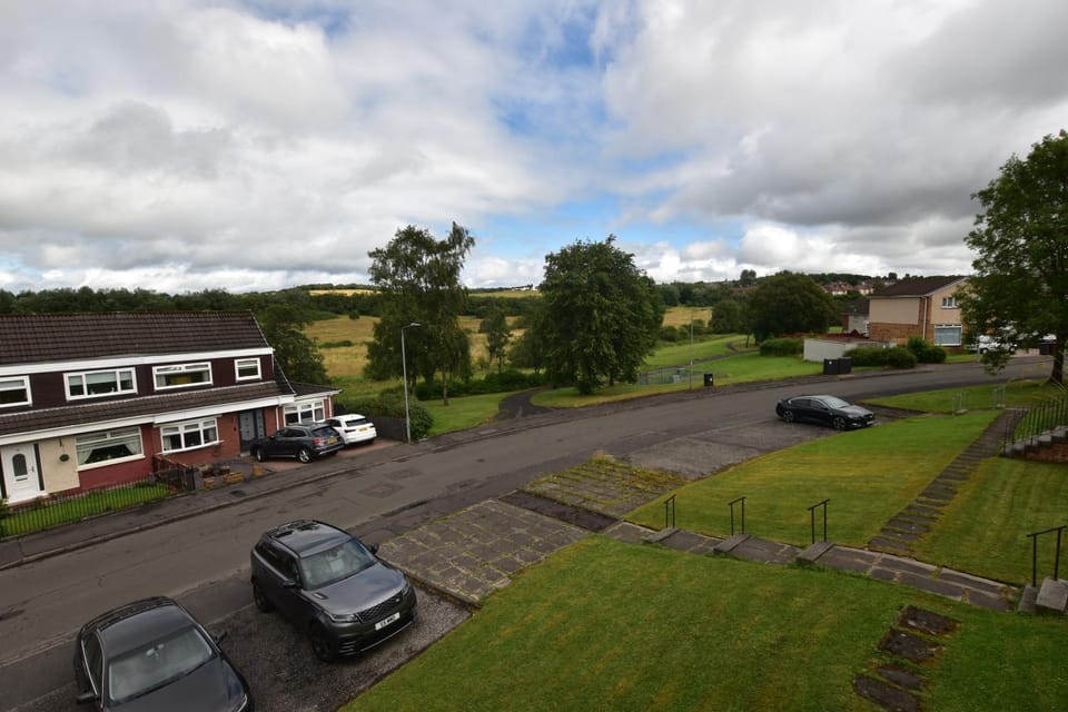 Lovely 2 Bedroom Flat in a quiet location Apartment in Coatbridge