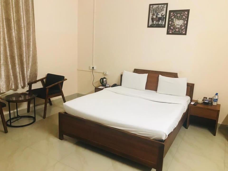 DWARKA KUNJ Hotel in Uttar Pradesh