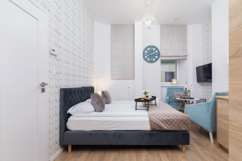 Bed, Living room, Seating area