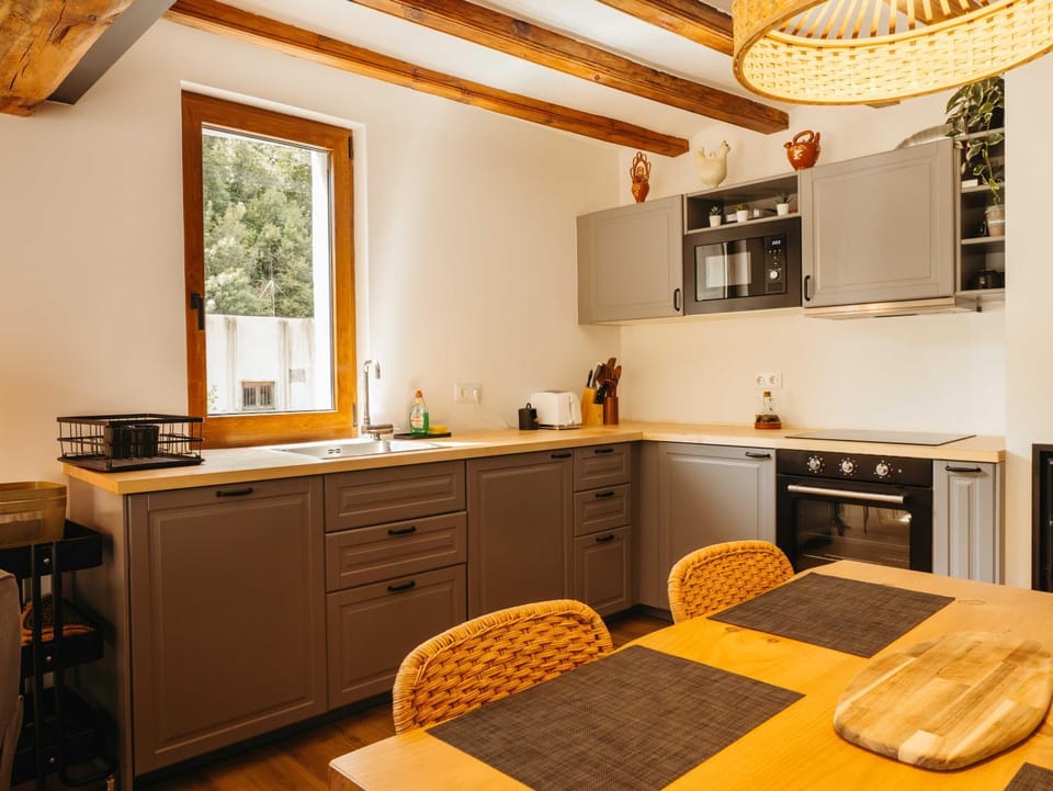 Casa espaiosa amb llar de foc Apartment in Ripollès