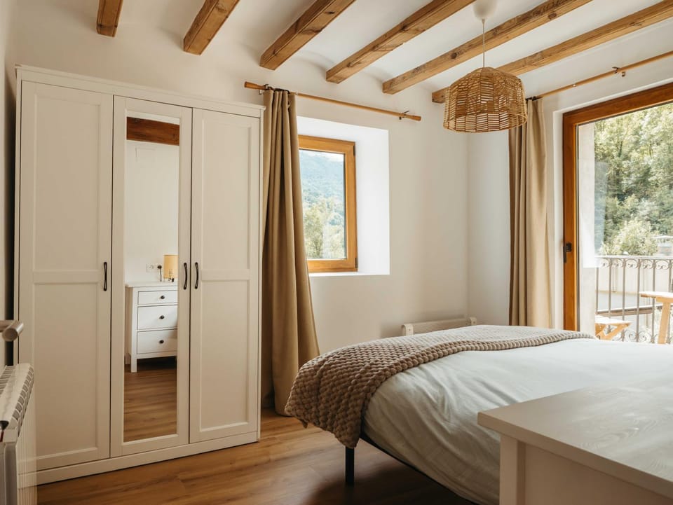 Casa espaiosa amb llar de foc Apartment in Ripollès