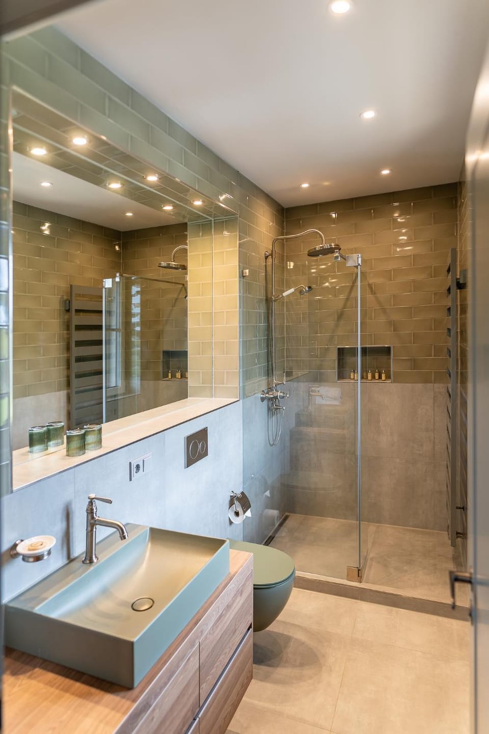 Bathroom, Photo of the whole room