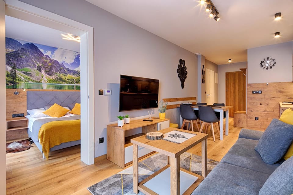 Bed, TV and multimedia, Living room, Bedroom