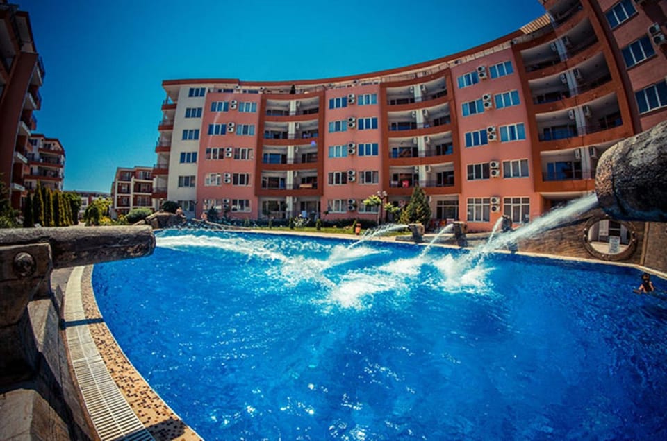 Facade/entrance, Swimming pool, Swimming pool