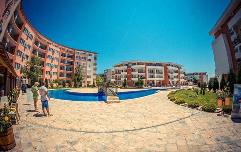 Area and facilities, Swimming pool, Swimming pool