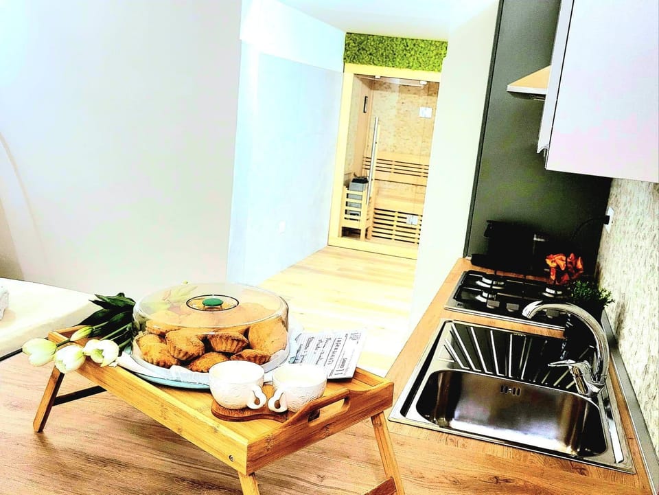 Kitchen or kitchenette, Dining area, minibar, pet friendly, stove