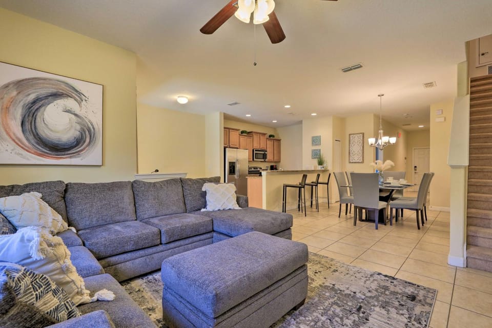 Poolside Oasis in Paradise Palms: 6 Mi to Disney! House in Four Corners